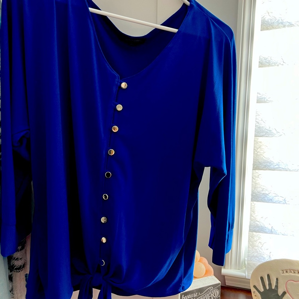 Royal blue top size large